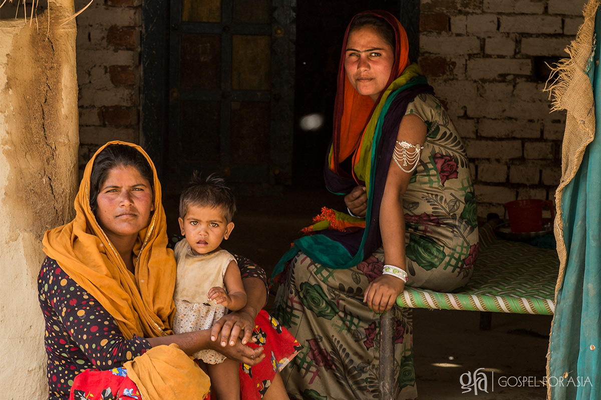 Women in a village in South Asia - KP Yohannan - Gospel for Asia